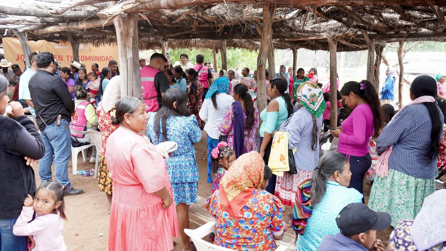 Gobierno de Sonora fortalece el bienestar de la comunidad Guarijío - Makurawe con entrega de apoyos sociales en Mesa Colorada